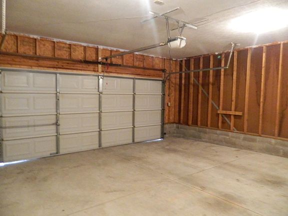 3rd image of 4878 Mercedes Dr