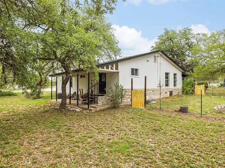 2591 Spring Valley Dr — Photo 14