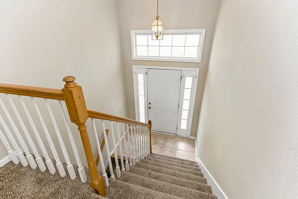 2 bed, 984 sqft, $1,800 — Photo 3
