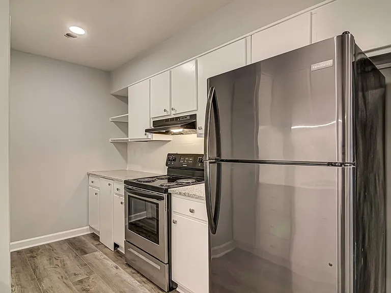 1518 Benjamin Pkwy #D — Photo 14