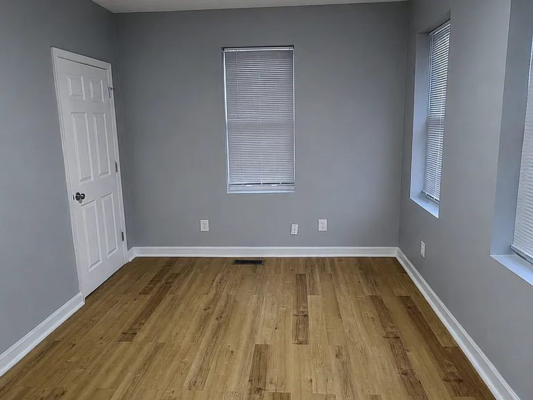 905 Kearny St NE — Photo 21