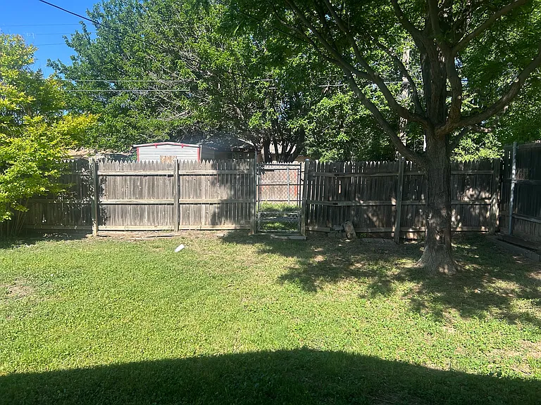 1706 Pecos St — Photo 13