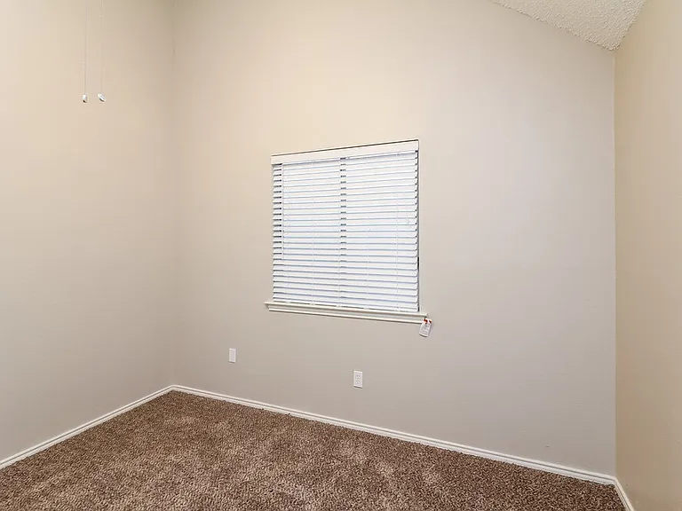 8440 Auburn Dr — Photo 10