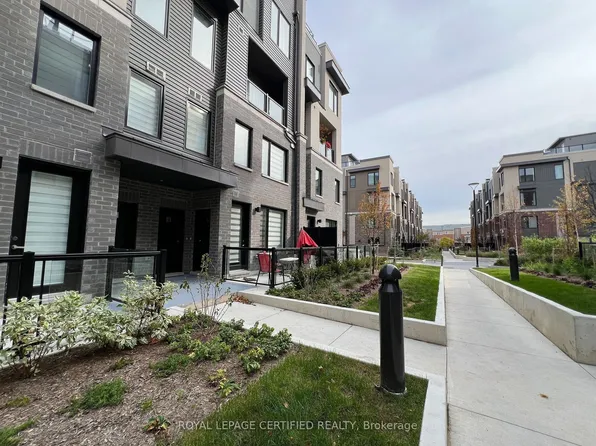 3562 Colonial Dr #3, Mississauga, ON L5L 0C1
