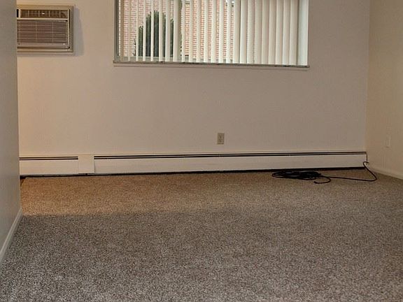 2nd image of 2075 Eastern Ave SE APT 3
