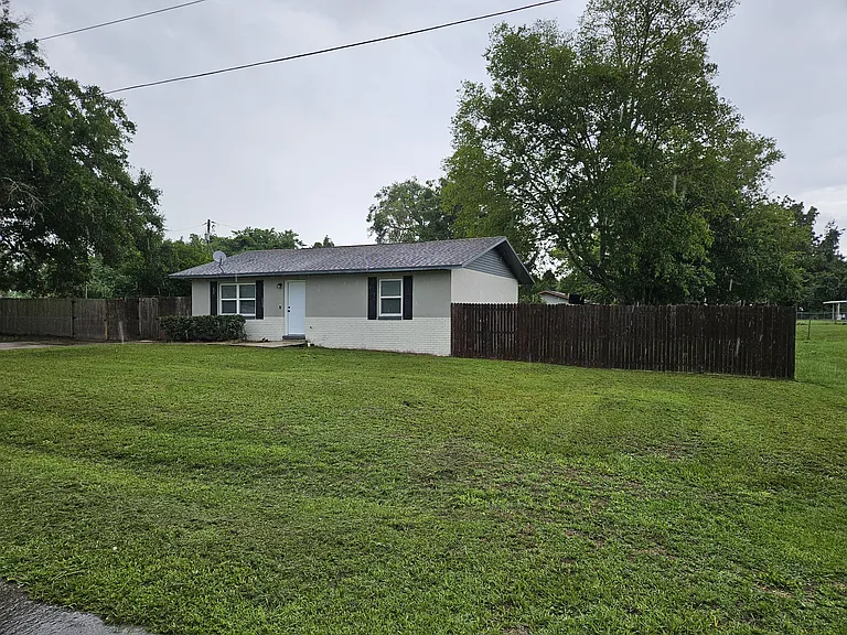 6881 NW 14th Ave — Photo 2