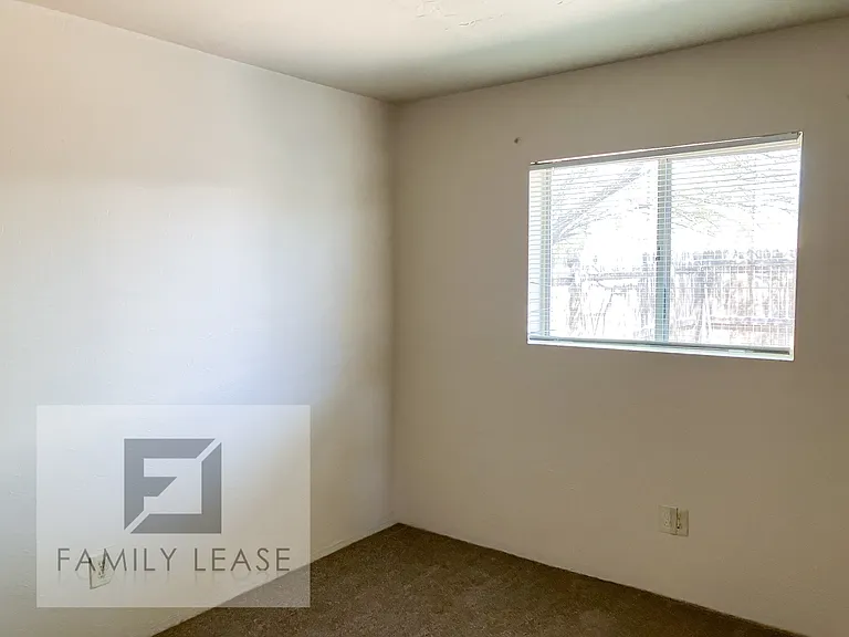 4055 E Bellevue St — Photo 9