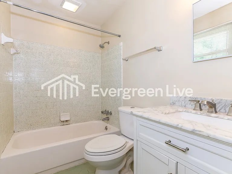 2640 Crosscreek Rd — Photo 14