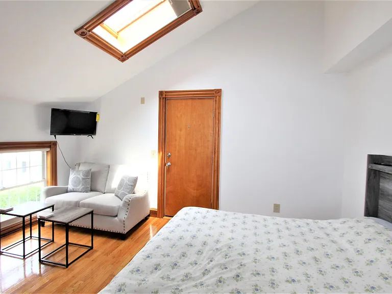 20 Berkeley Ave #7 — Photo 3