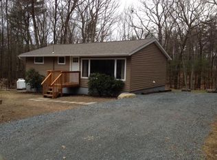 115 Arrowood Dr, Dingmans Ferry, PA 18328