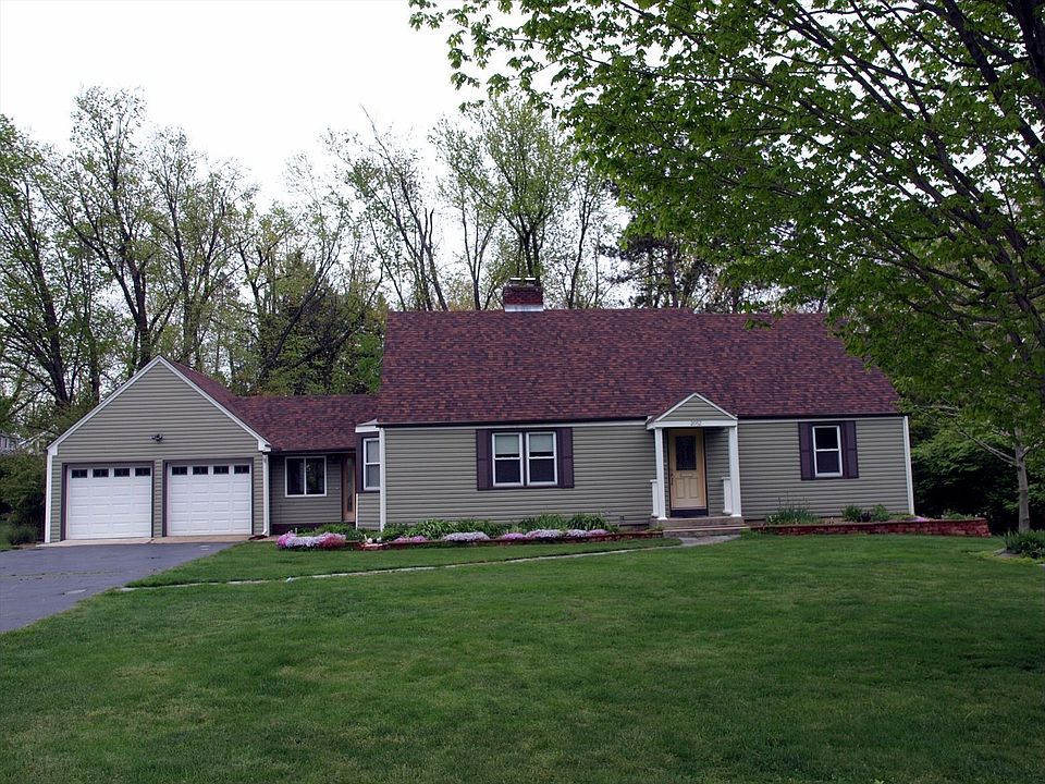 2052 Westfield Street