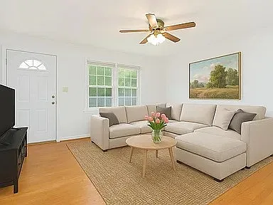 3 bed, 1068 sqft, $3,400 — Photo 2