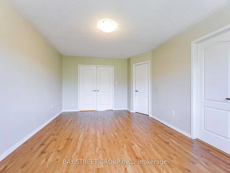 2413 Whistling Springs Cres — Photo 23