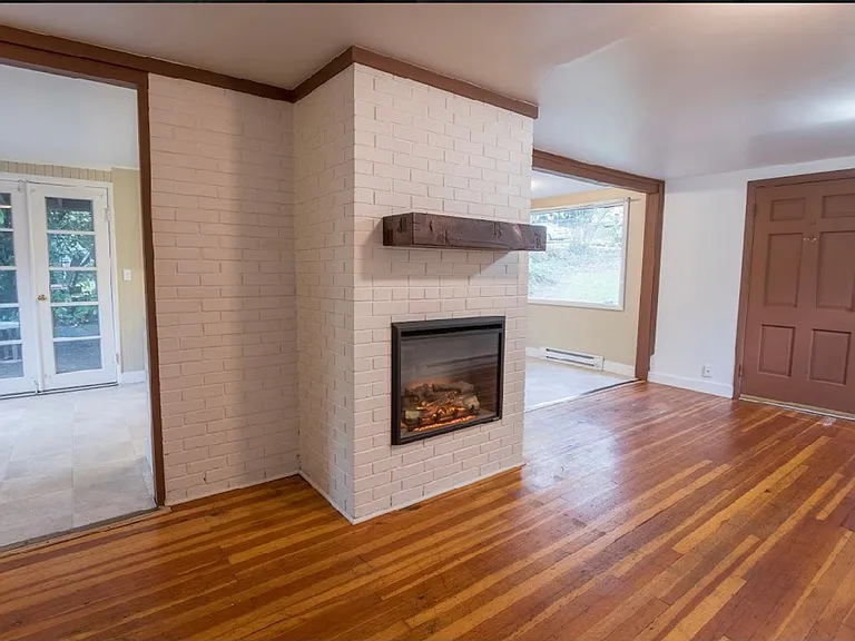 1697 Riverview St — Photo 8