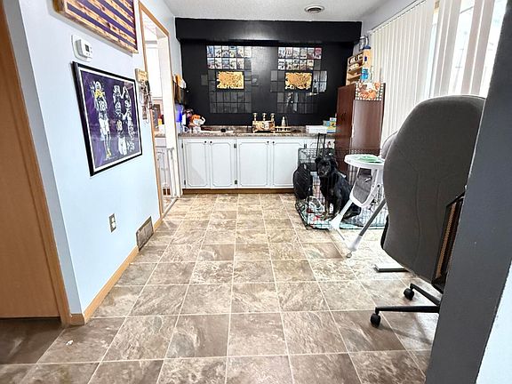 5th image of 3720 Cherry St E #18