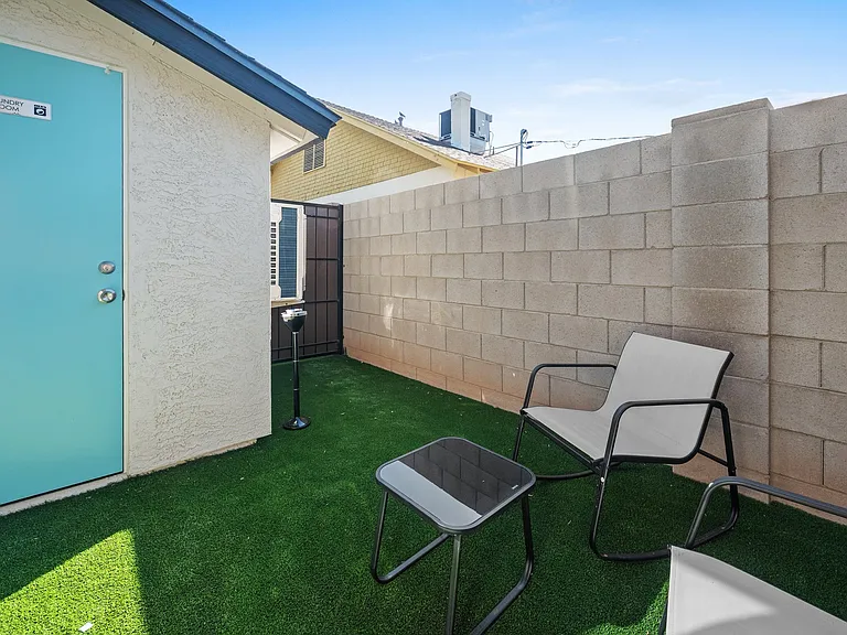 1242 E Pierce St #4 — Photo 5