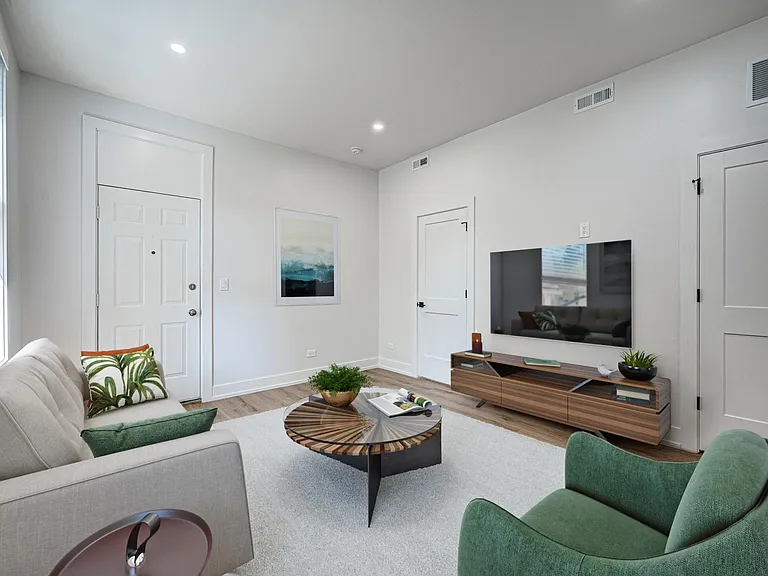 1635 N Drake Ave #2R — Photo 4