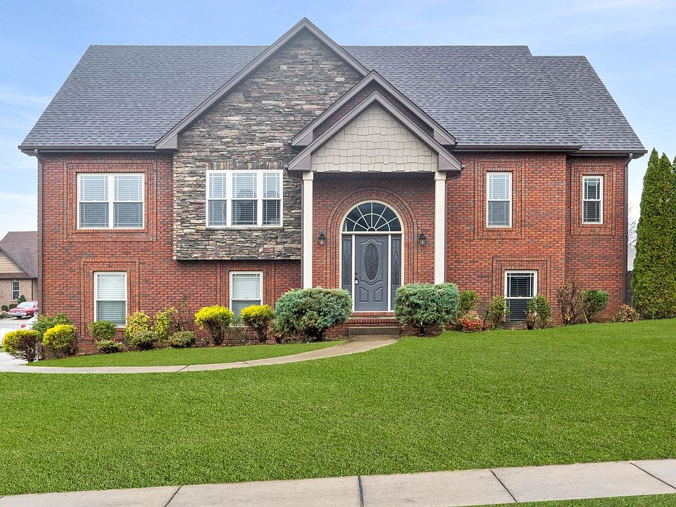 1st image of 1335 Canyon Pl