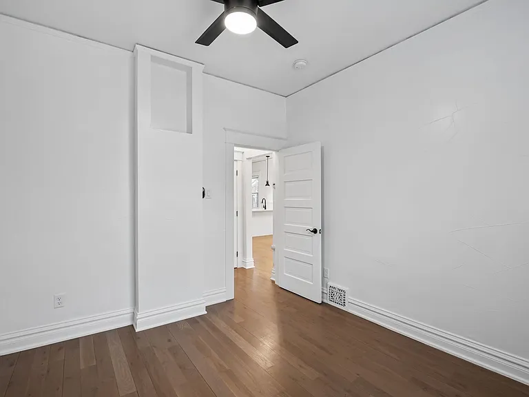 569 S Pearl St — Photo 8