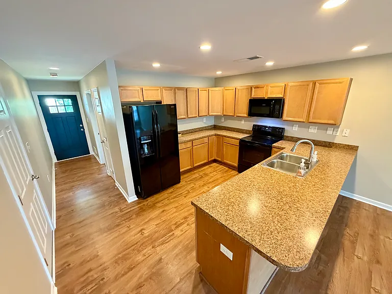 205 Shell Ct — Photo 3