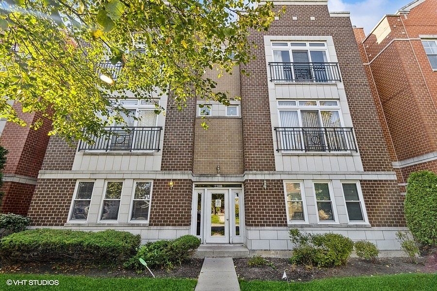 1st image of 2200 N Natchez Ave APT 1S