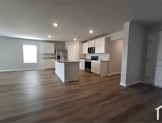 404 Moringa Ln — Photo 5