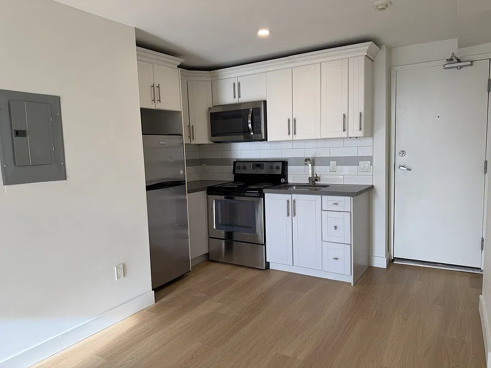 233 Saint Paul St #239