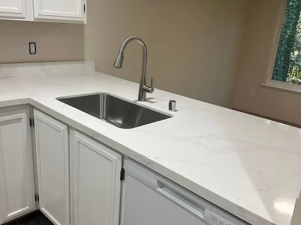 10915 PK Juanita Ridge Apartments, 10915 NE 128th St #A-101, Kirkland, WA 98034