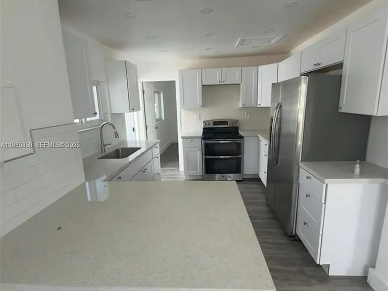 1637 NW 31st Ave — Photo 5