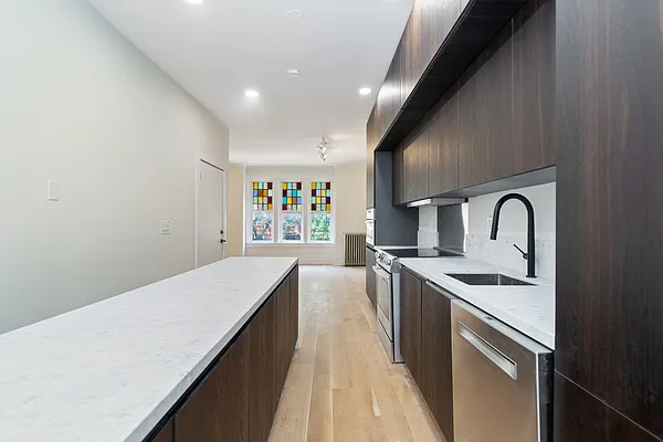 Rented by Compass | media 9