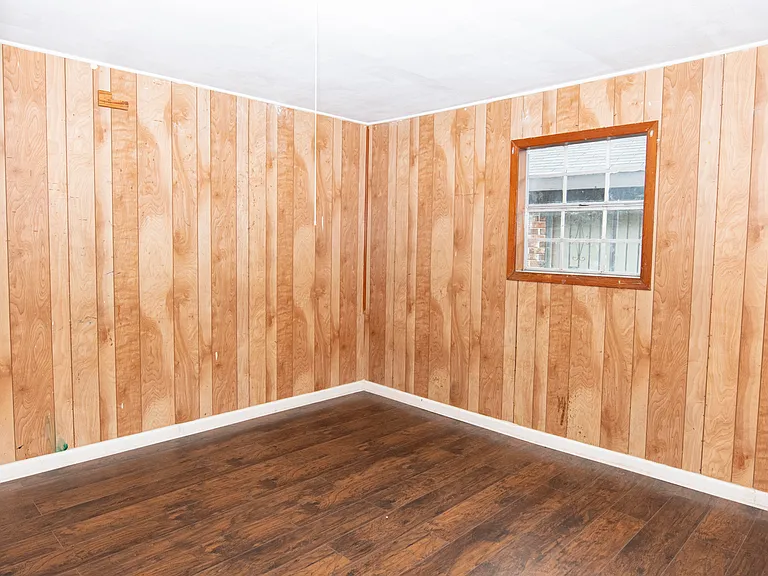 405 Johnston St — Photo 17