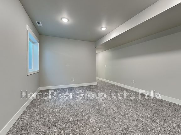 4th image of 314 W 16th St
