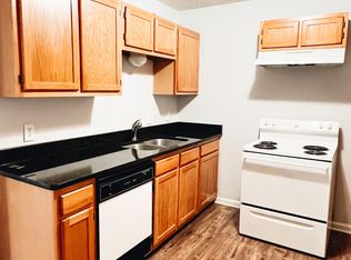 350 Miller Pointe Dr, Inman, SC 29349