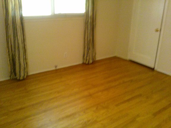 3rd image of 815 El Encino Way