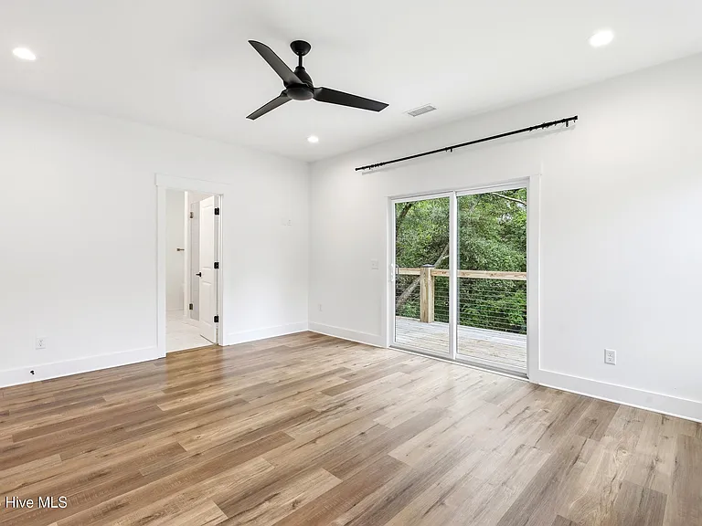 213 Myrtle Ave — Photo 26