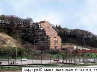 Narrows Rd N, Staten Island, NY 10305