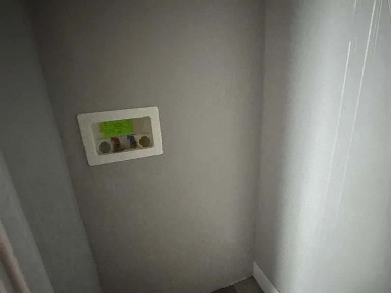 612 Berry St — Photo 9