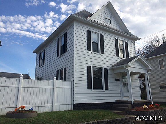1st image of 1910 Oak St