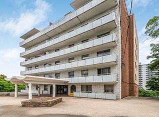Winston Place Apartments, Hamilton, ON L8N 2G1
