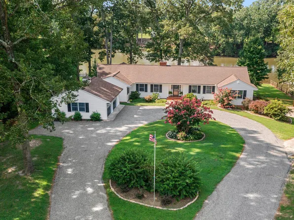 291 Dawson Ln, White Stone, VA 22578