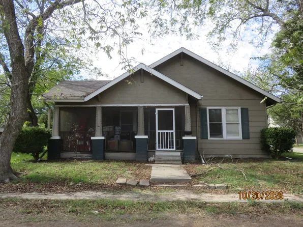 1501 Division St, Commerce, TX 75428