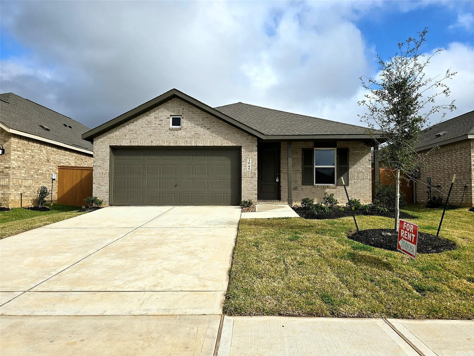 4 bed, 2.0 bath, $2,300 — Photo 1