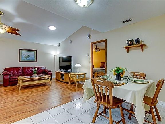 4th image of 9701 Spruce Ln