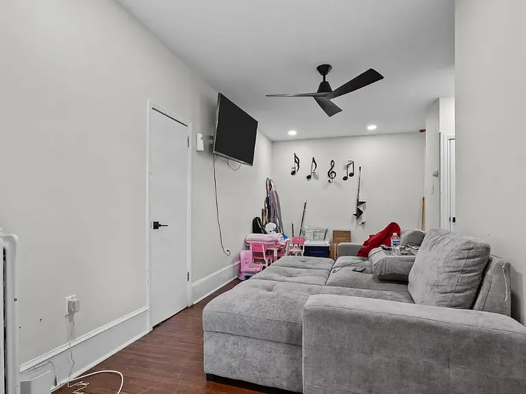 400 E Vernon Rd #1 — Photo 3