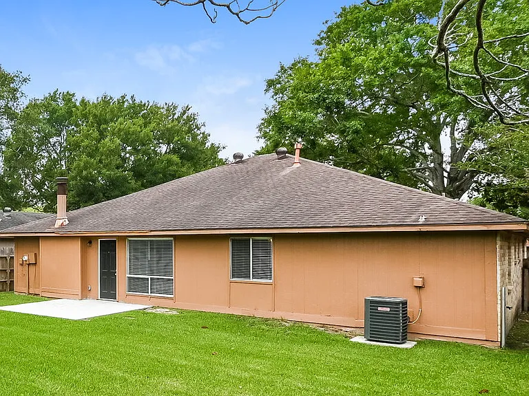 2823 Woodhall Ct — Photo 16