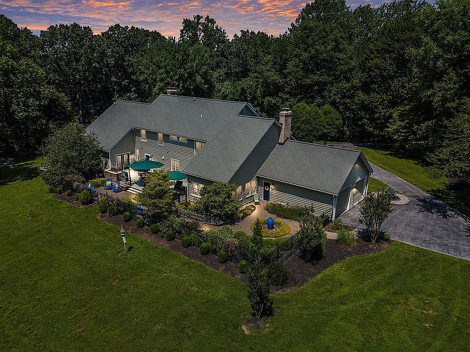 2nd image of 8 Ivy Bridge Ct