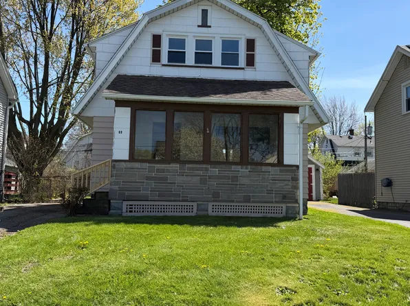 69 Falmouth St, Greece, NY 14615