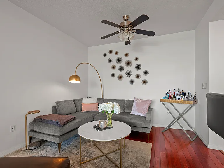 850 Beech St #820 — Photo 15