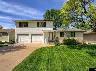 1852 E 19th St, Fremont, NE 68025