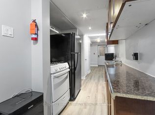 140 Osgoode St #4, Ottawa, ON K1N 6S4